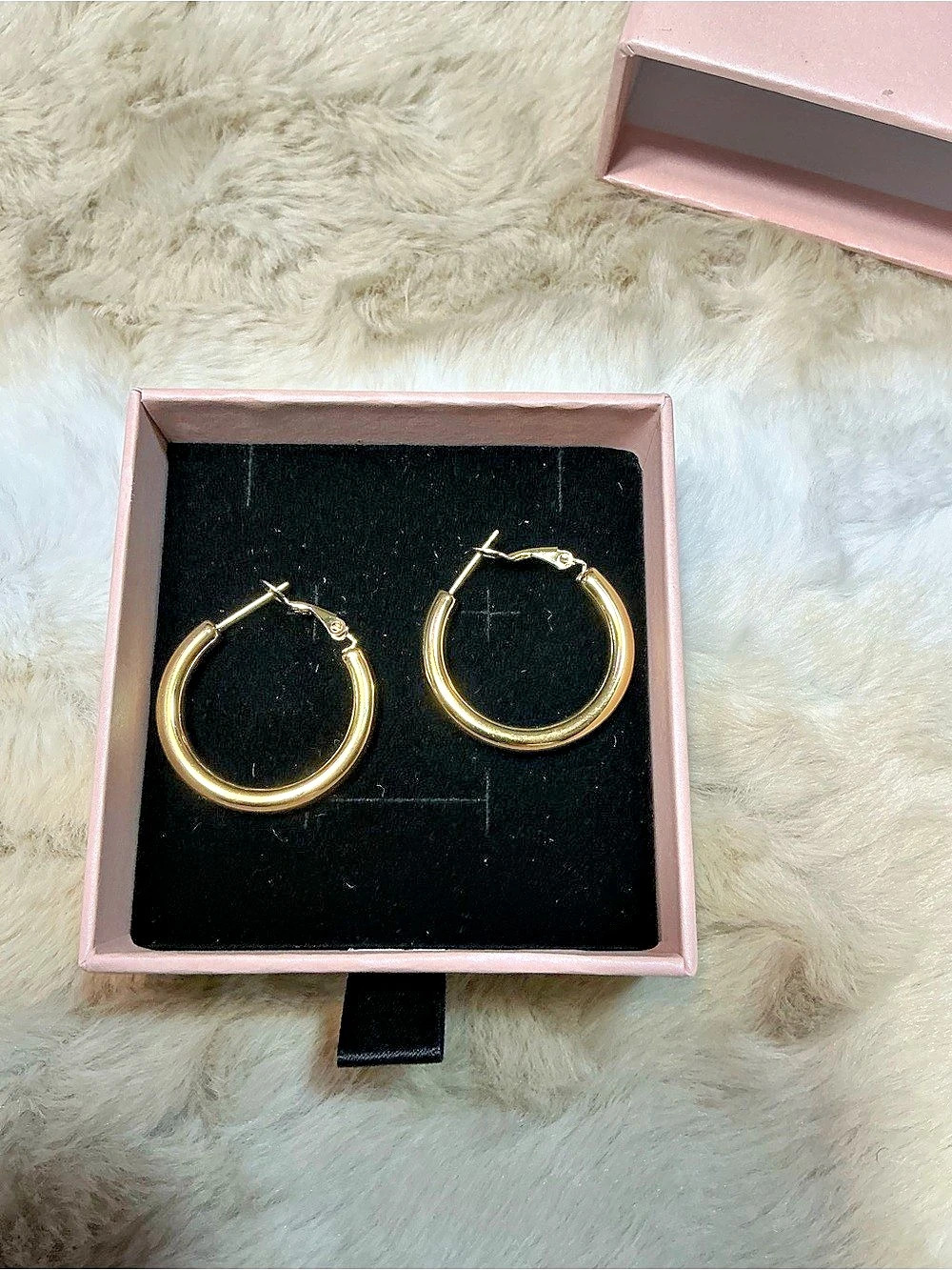 Gold Tone Medium Tube Hoop Earrings Chunky Round Hinged Classic Minimalist